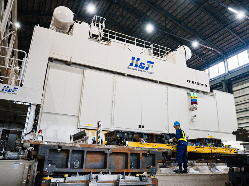 強み3：2拠点のプレス体制