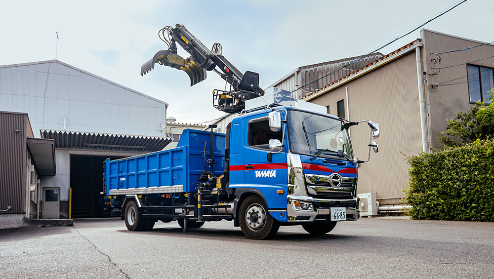 15tクレーン装備トラック