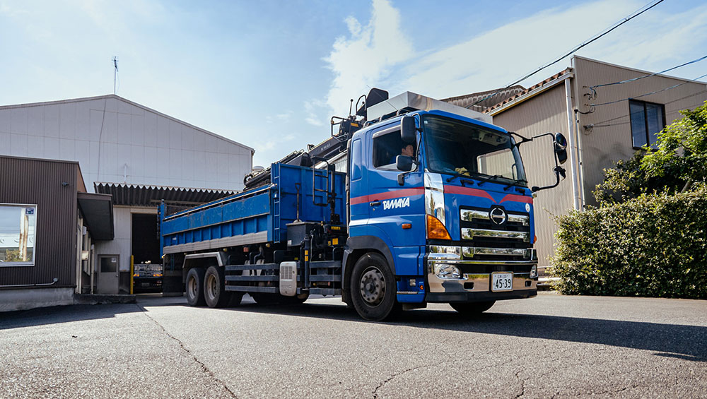 25tクレーン装備トラック